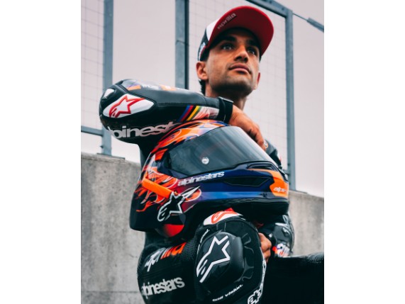 2025_Jorge_Martin_FLYTE_Image_Banners_1440 x 1800_Jorge_Martin_Flyte_LE Helmet_8