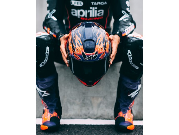 2025_Jorge_Martin_FLYTE_Image_Banners_1440 x 1800_Jorge_Martin_Flyte_LE Helmet_Boots_2