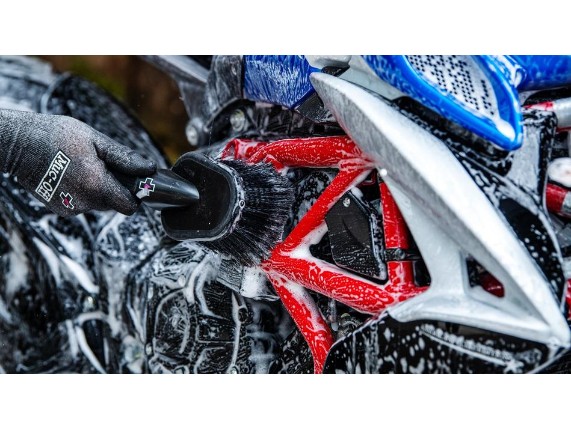 210 1116 1_Soft_Washing_Brush_5037835371000_5