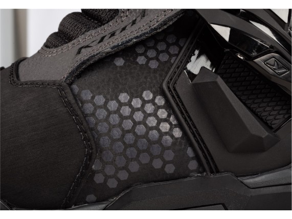3119-000_Stealth Black_05