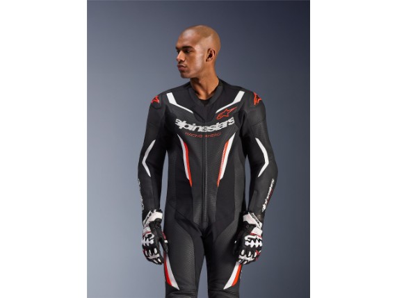 3150526_1231_GP_FORCE_V2_LEATHER_SUIT_1_PC_FR_3X4