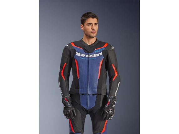 3160126_1739_GP_FORCE_V2_LEATHER_SUIT_2PC_FR_3X4