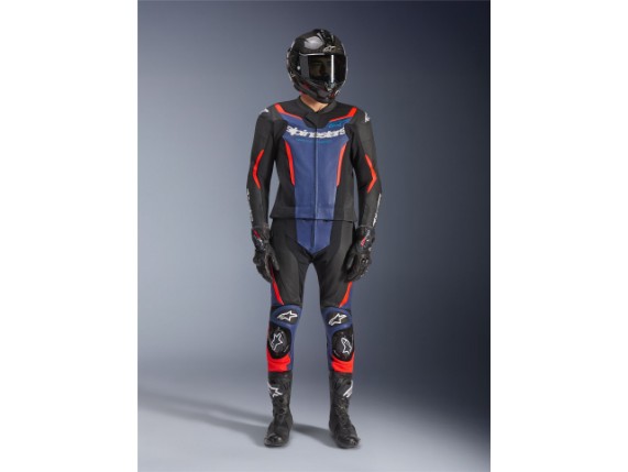 3160126_1739_GP_FORCE_V2_LEATHER_SUIT_2PC_HELMET_FR