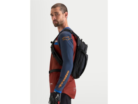 6100127_1614_AT-9_BACK_PACK_r5