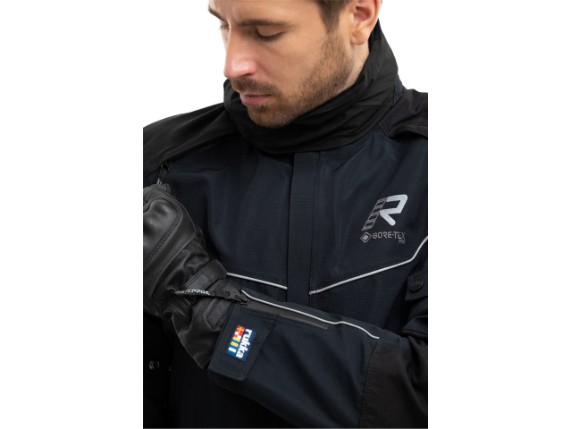 7_70222_722_R_990_modeldetail_03