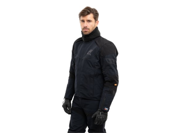 7_70222_722_R_999_modelcropped