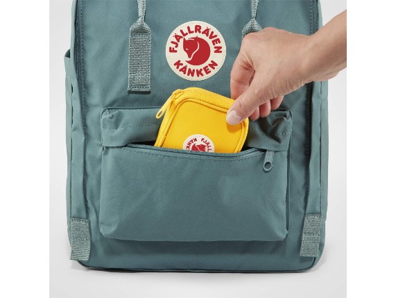7323450463922_FW18_fvrf_kanken_card_wallet_fjaellraeven_21