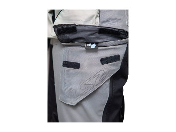 773x1080_APOLLOpants_detalle_1_Waterproof_cargo_pockets___