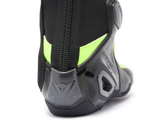 axial-2-boots-black-yellow-fluo8