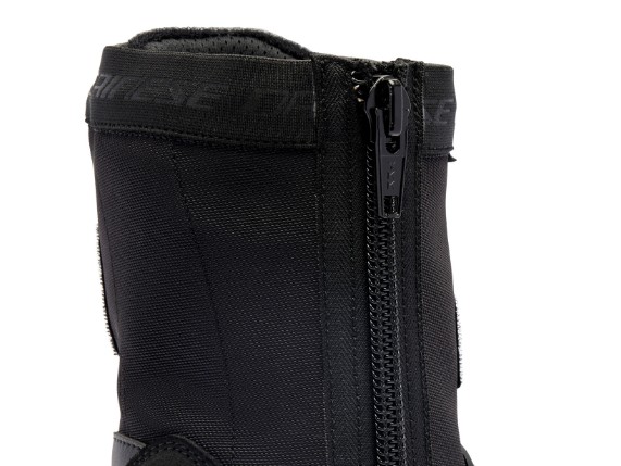 axial-2-boots-zipper