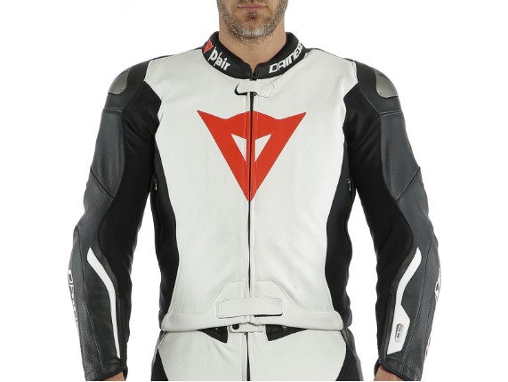 Dainese_Avro_2-Air_2PCS_Suit_black-white-fluo_red20