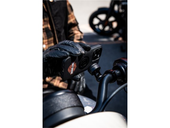 H-D_PhoneCase_16Pro_classic_3353