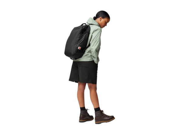 High_Coast_Duffel_22_23200266-550_MODEL_FJR_3