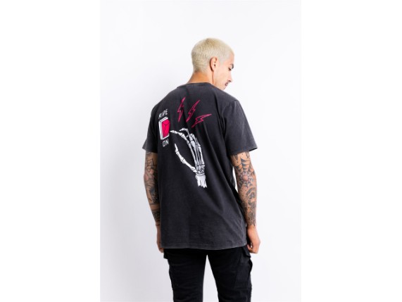 JDS7075_RideOn_FadeOutBlack_39_HR