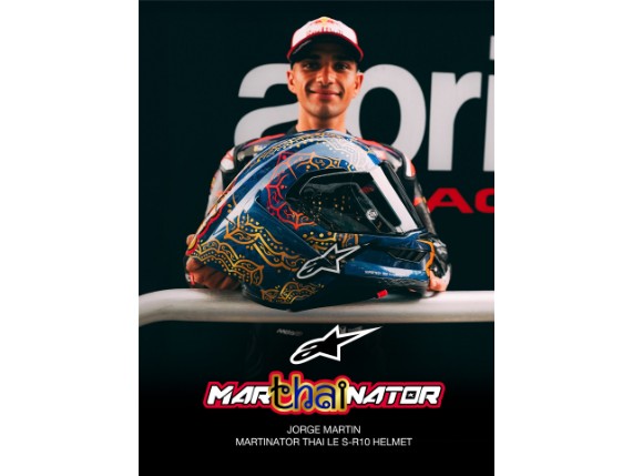 JM89_SP26_Limited_Edition_Campaign_Banners_3000 x 4000_SP26_S-R10_marTHAInator_LE_Helmet_4