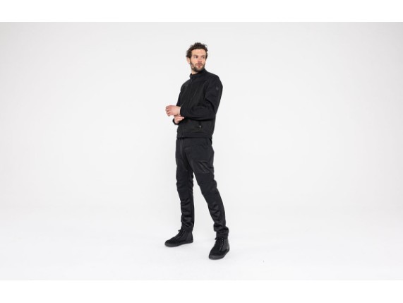 M_JP8001_AeroMeshPants_Black_3U7A8312_web_03_ThirdGroup_JDB1061