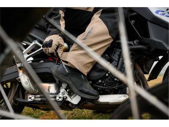 REVIT_DIRT_ADV_Q4_2025_sRGB_300ppi_FINAL_MRG_1796