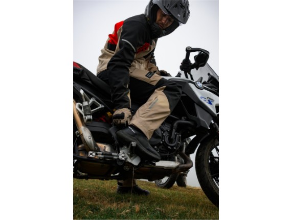 REVIT_DIRT_ADV_Q4_2025_sRGB_300ppi_FINAL_MRG_1827