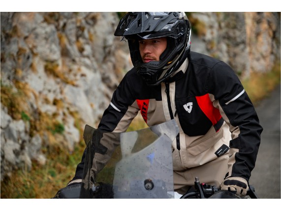 REVIT_DIRT_ADV_Q4_2025_sRGB_300ppi_FINAL_MRG_2581