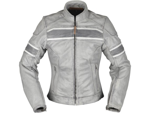 010910_ionalady_141_1