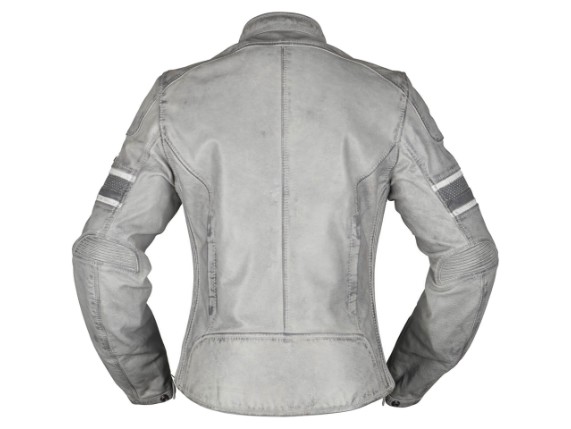 010910_ionalady_141_2