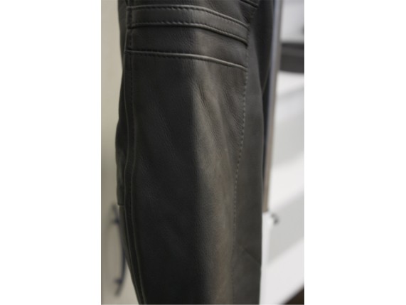 black front (B) 2