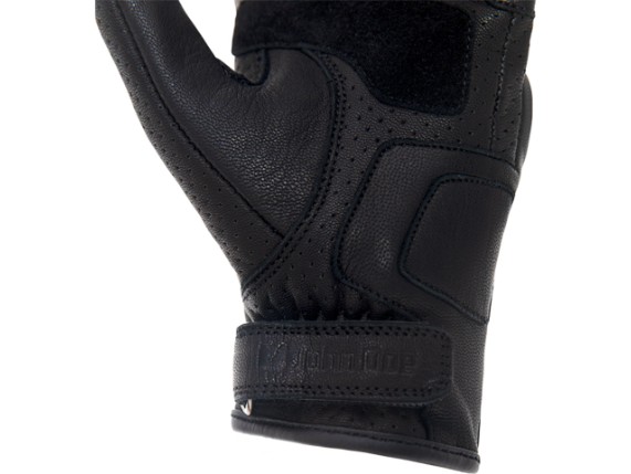 JDG7051_Ora_Black_6_LowRes