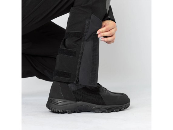 X2-055605-003_model_11_Women_s_Venture_Air_1-0_Pants_black