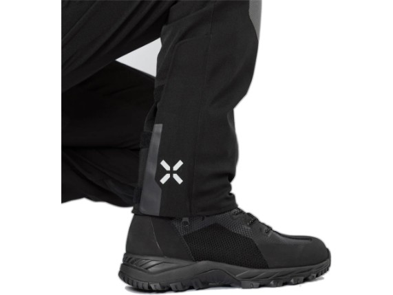 X2-055605-003_model_13_Women_s_Venture_Air_1-0_Pants_black