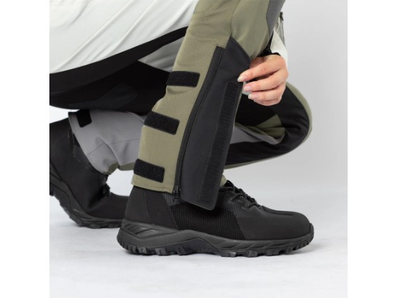 X2-055605-097_model_12_Women_s_Venture_Air_1-0_Pants_olive