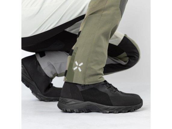 X2-055605-097_model_13_Women_s_Venture_Air_1-0_Pants_olive