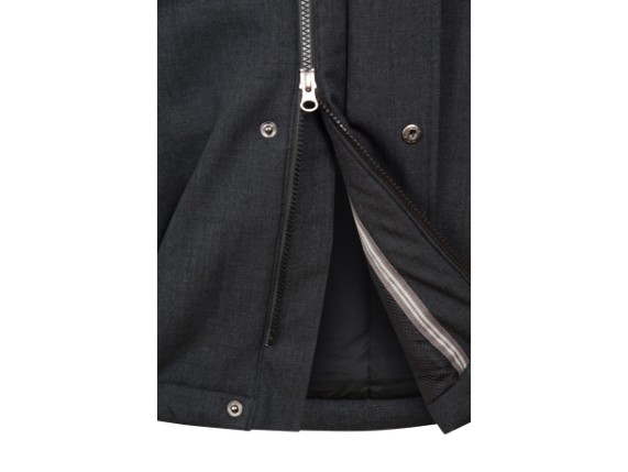 1011056_105000_undercover_5_pr_sRGB_300ppi