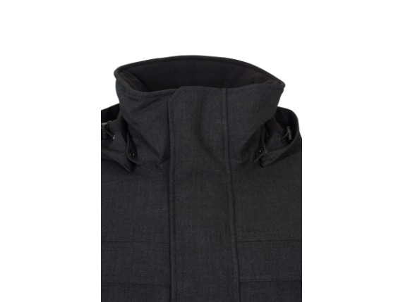 1011056_105000_undercover_6_pr_sRGB_300ppi