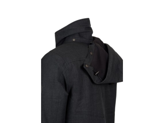 1011056_105000_undercover_7_pr_sRGB_300ppi