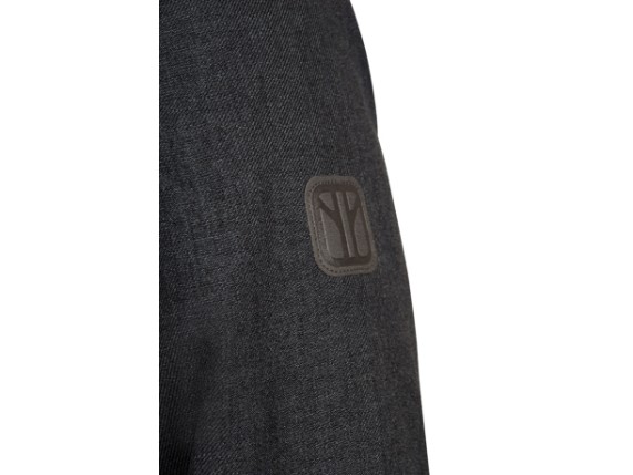 1011056_105000_undercover_8_pr_sRGB_300ppi