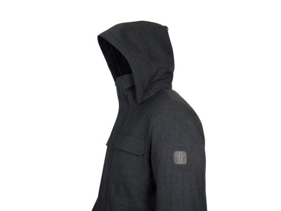 1011056_105000_undercover_9_pr_sRGB_300ppi