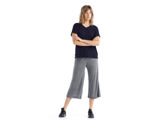 SS22-Women-Drayden-Reversible-SS-Top-MIDNIGHT NAVY-0A56ES401_3