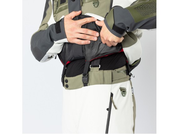 X2-005405-097_model_04_Venture_GTX_1-0_Laminated_Pants_olive