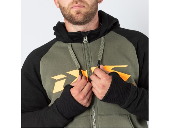 X2-343405-076_model_05_Rapid_1-0_Hoodie_olive