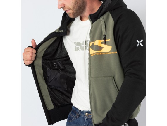X2-343405-076_model_06_Rapid_1-0_Hoodie_olive