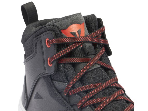 Dainese Suburb D-WP 2.0 wasserdichte Motorradschuhe (schwarz / weiß / rot)