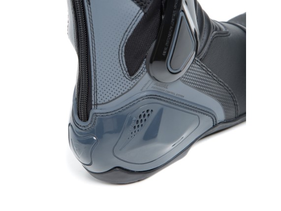3NL1QF_DAINESE22M.00005A0_SN006840_CLOSEUP08-1920x0_TDY7GX