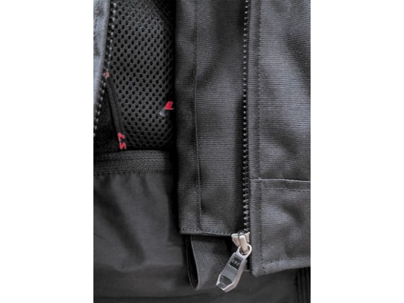 773x1080-APEX-detalles-6-Large rain tunnel flap
