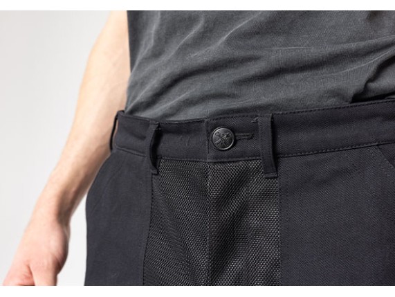 M_JP8001_AeroMeshPants_Black_3U7A8345_web_04_FourthGroup_black