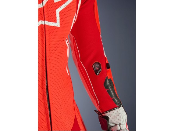 Medium-3150226-3310_GP_TECH_V5_1PC_LTH_SUIT_DT2