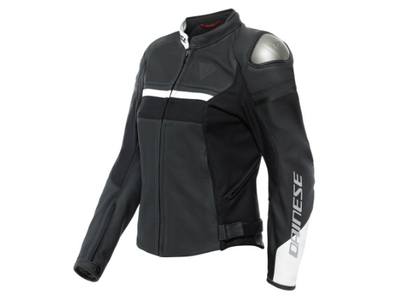QGSSQG_DAINESE22M.00005BH_SN006893_CLOSEUP02-1920x0_AZTTU1