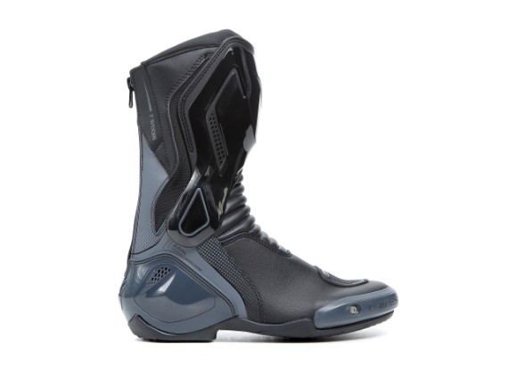 SR9EKE_DAINESE22M.00005A0_SN006840_CLOSEUP02-1920x0_ZK2AXS