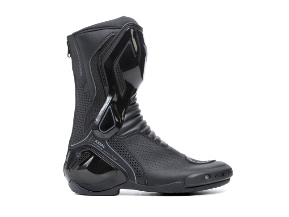 UXHWGO_DAINESE22M.000059S_SN006832_CLOSEUP02-1920x0_CLYMRA