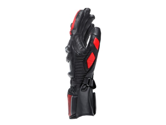 WTIPCI_DAINESE22M.00005AC_SN006852_CLOSEUP02-1920x0_Y6WPPE (1)