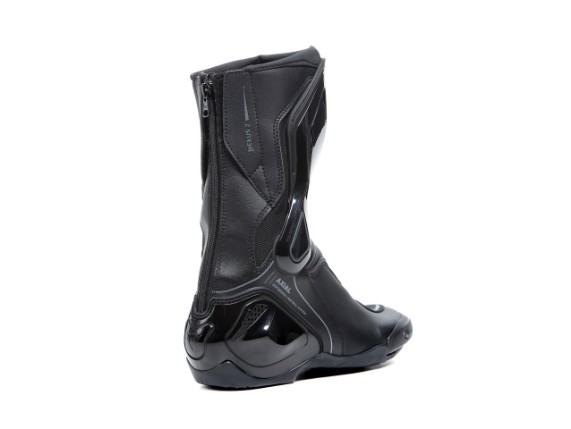 X7GER6_DAINESE22M.000059U_SN006834_CLOSEUP03-1920x0_P4DFX8